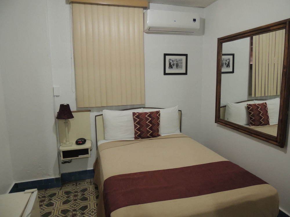 Hotel Colonial 마야게스 외부 사진