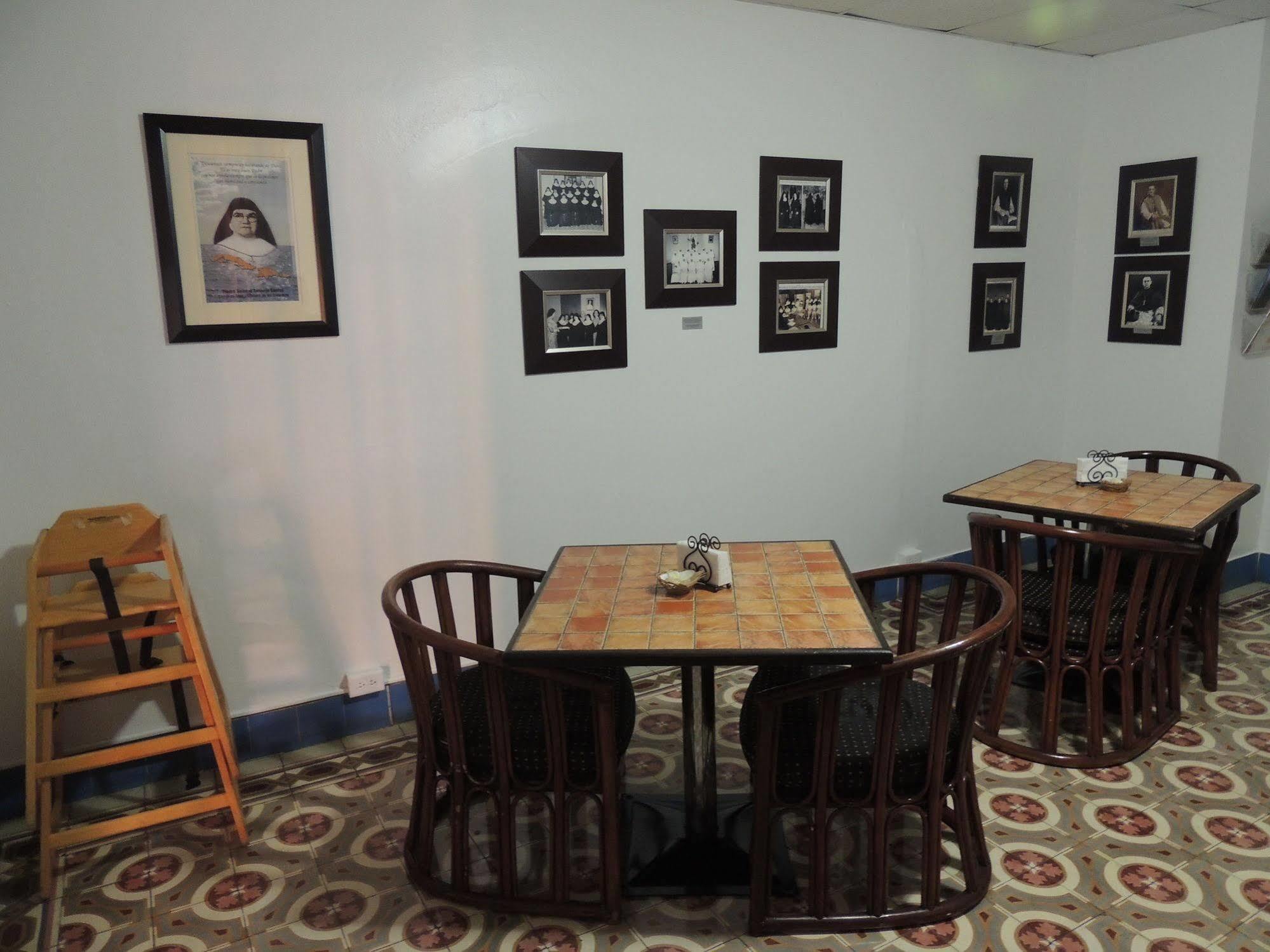 Hotel Colonial 마야게스 외부 사진